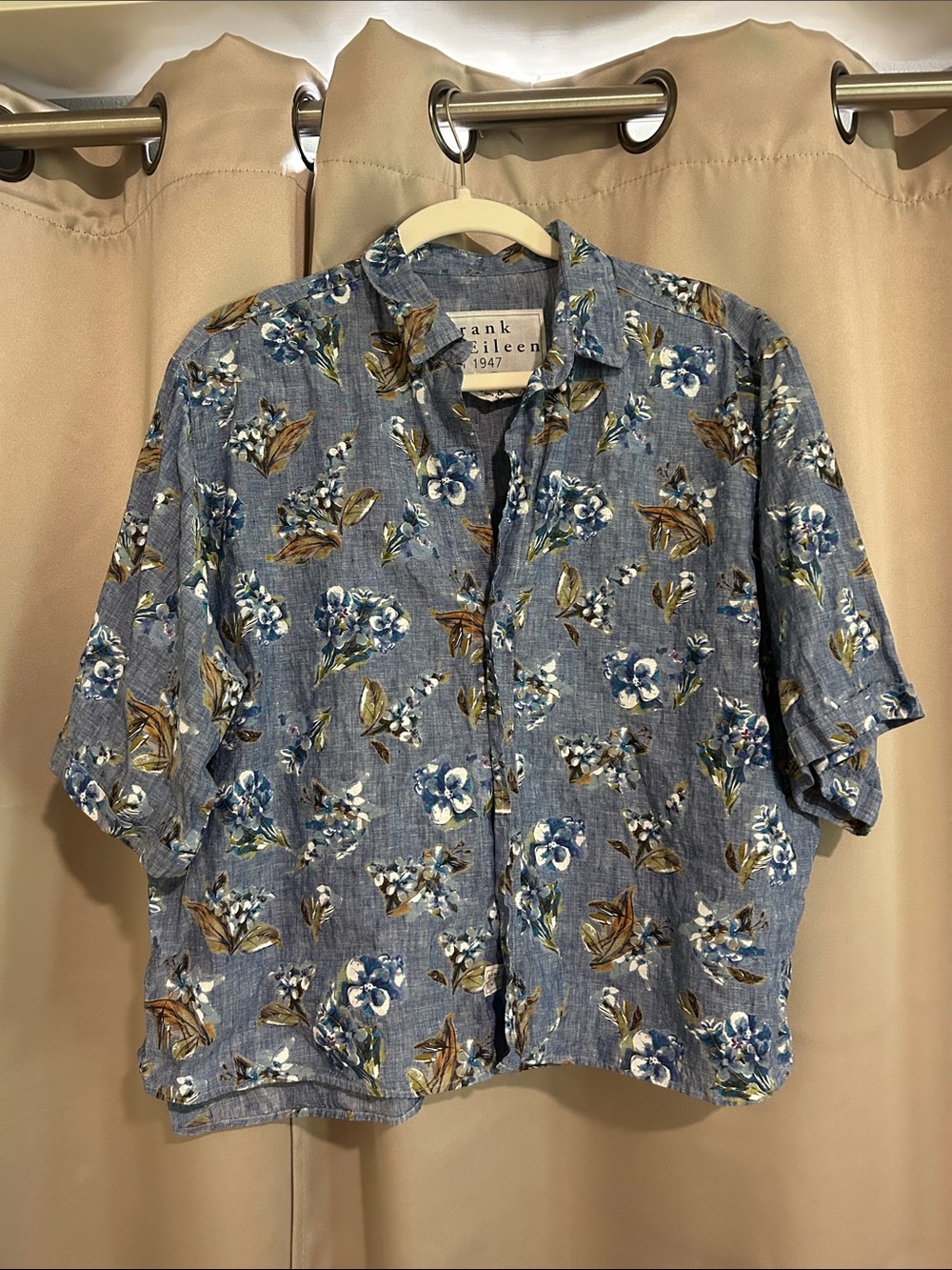 Frank & Eileen Blue Floral Short-Sleeve Button-Up